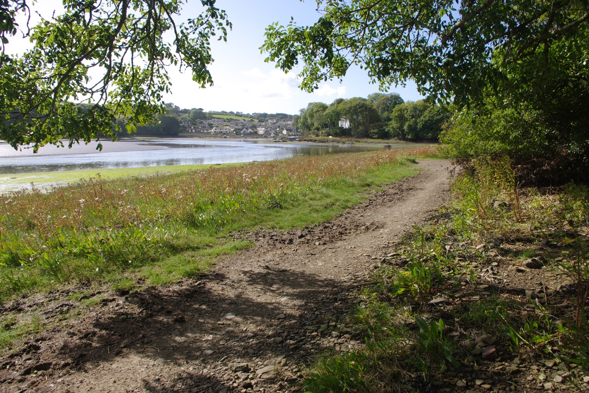 Path along the riverside